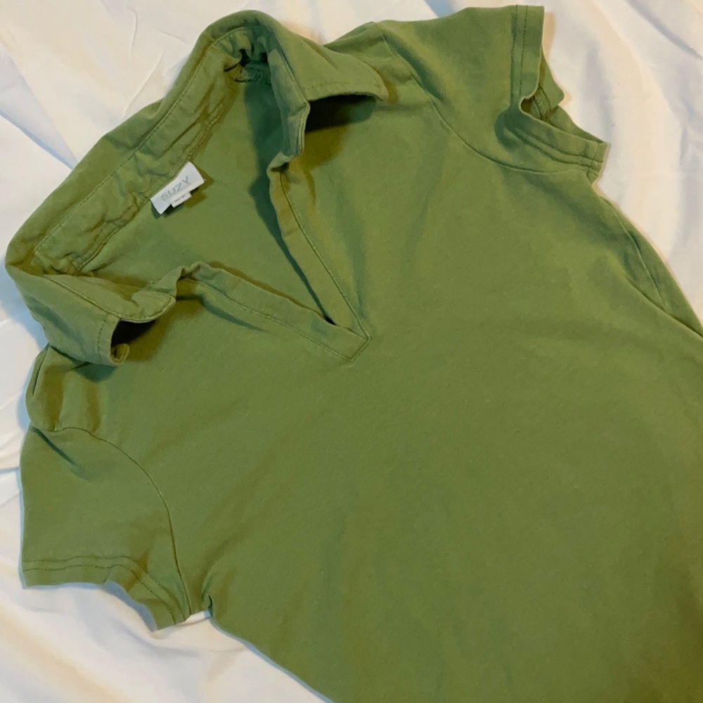 Suzy Shier Green Collared T-Shirt
